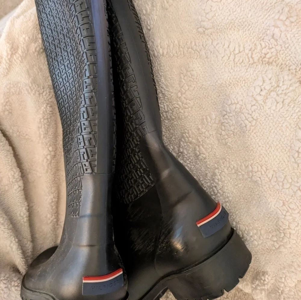 Tommy Hilfiger Tall Rain Boots - Sz  7 - Black Jacquard